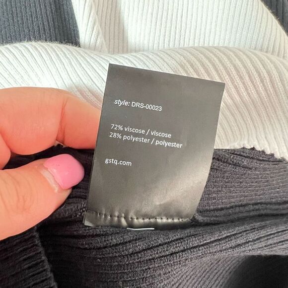 GSTQ NWT white black color block Ribbed V-Neck midi Dress size small - Picture 11 of 13